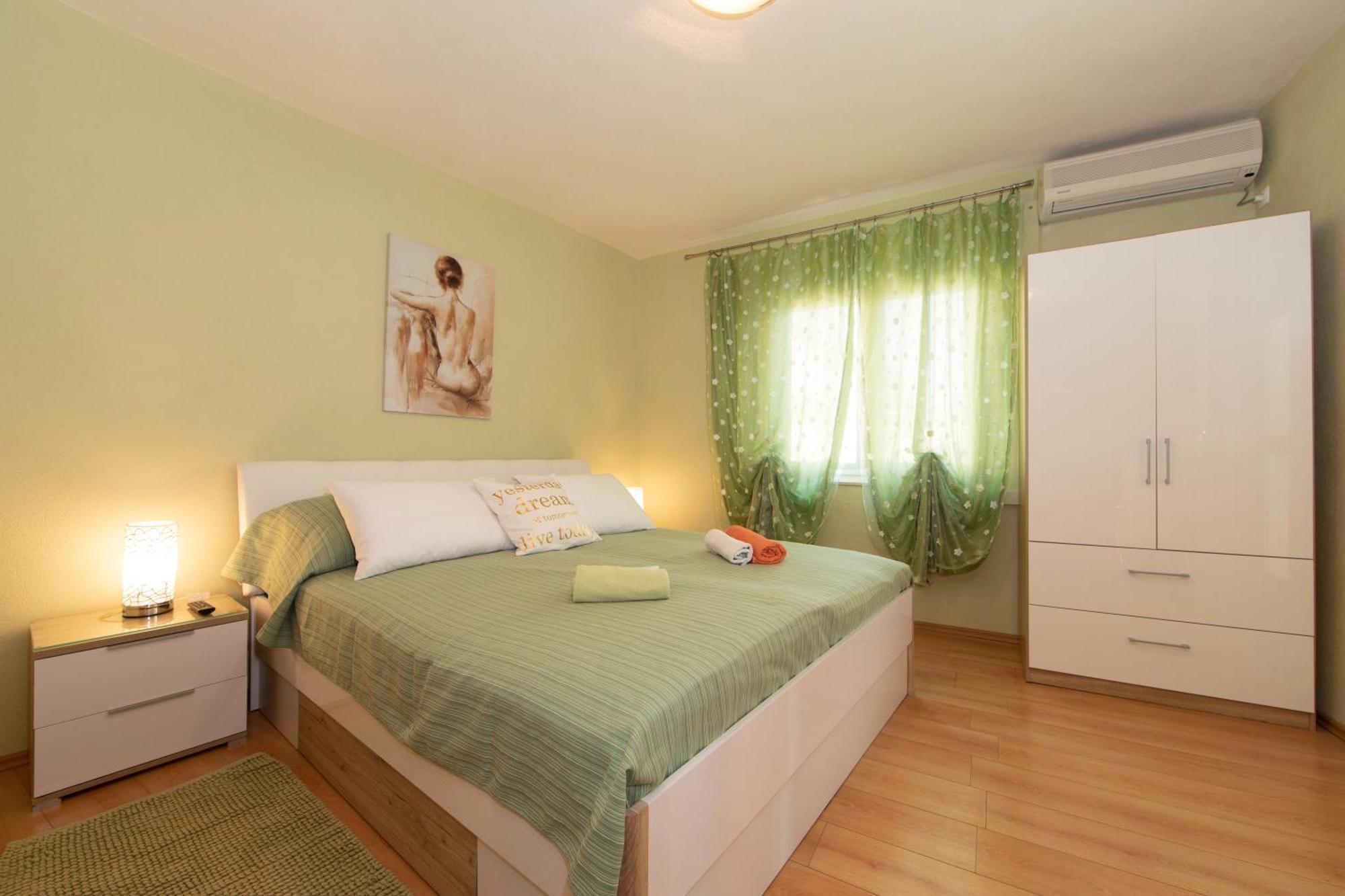 Apartmani Darinka Baška Voda Esterno foto