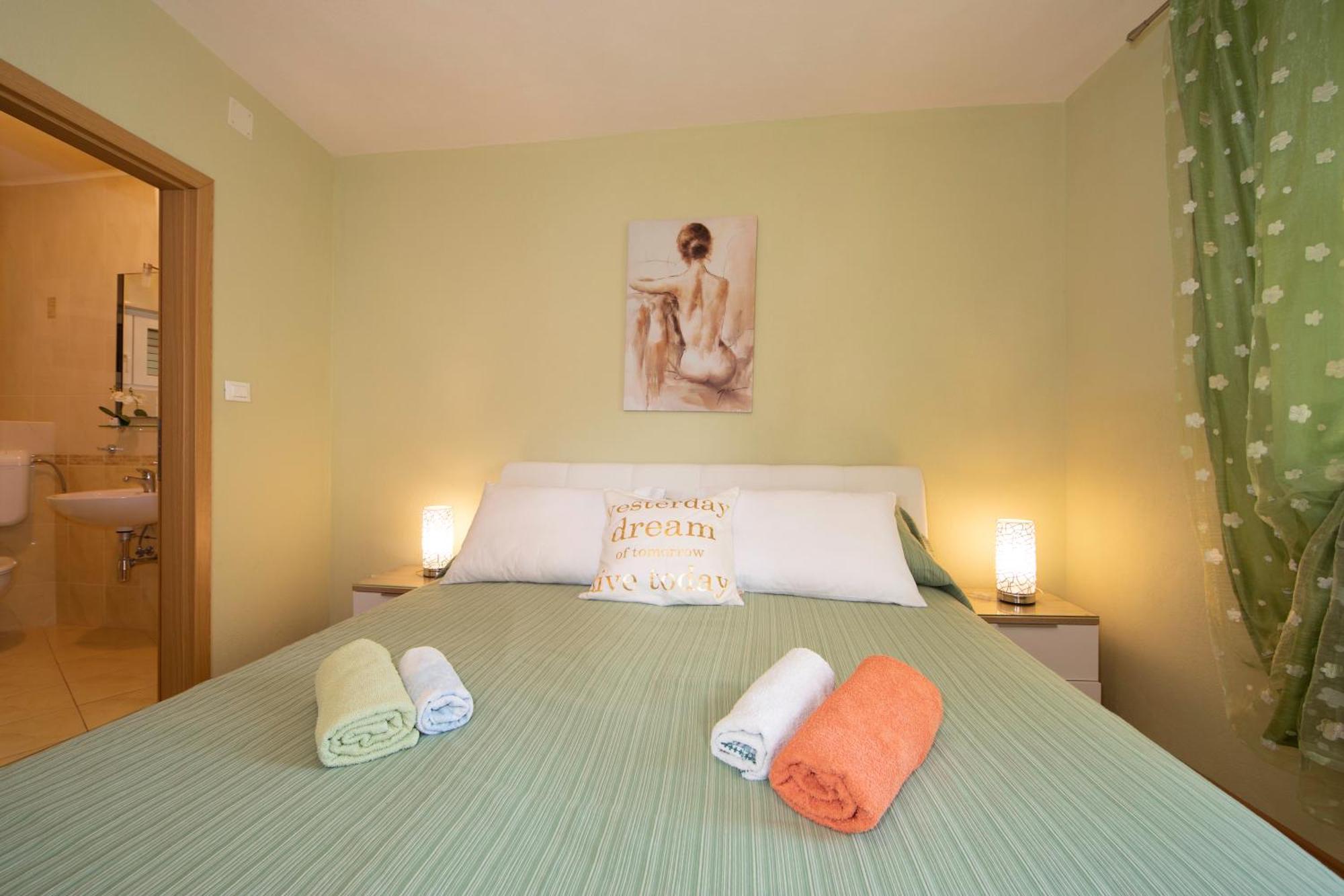 Apartmani Darinka Baška Voda Esterno foto