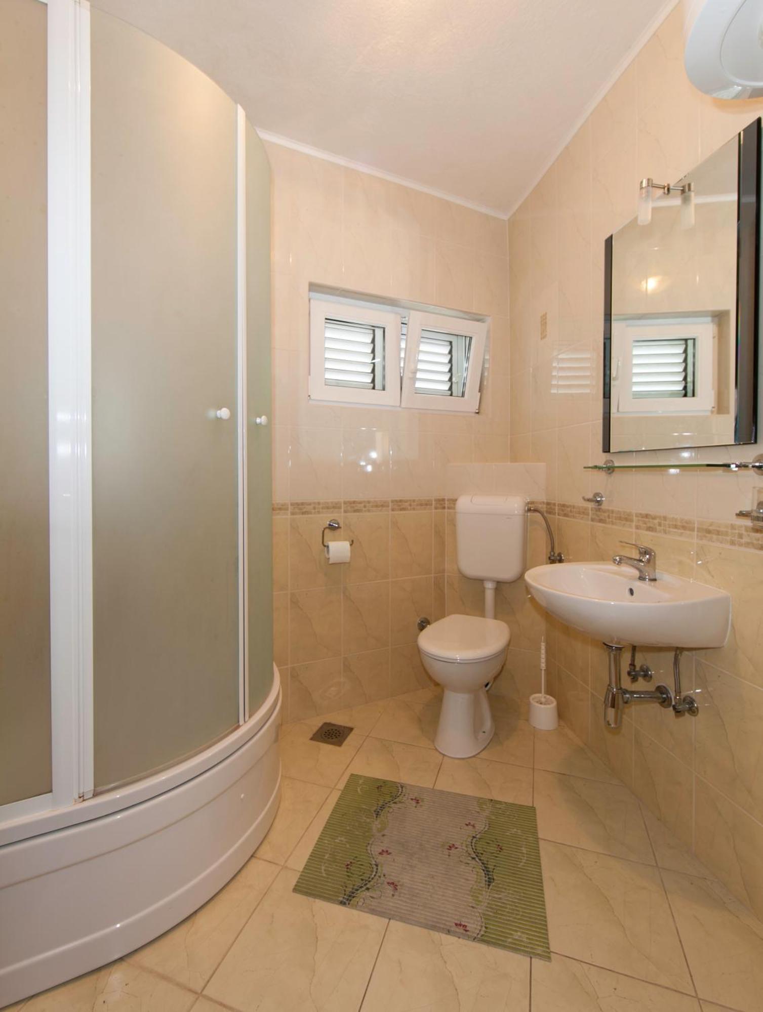Apartmani Darinka Baška Voda Esterno foto