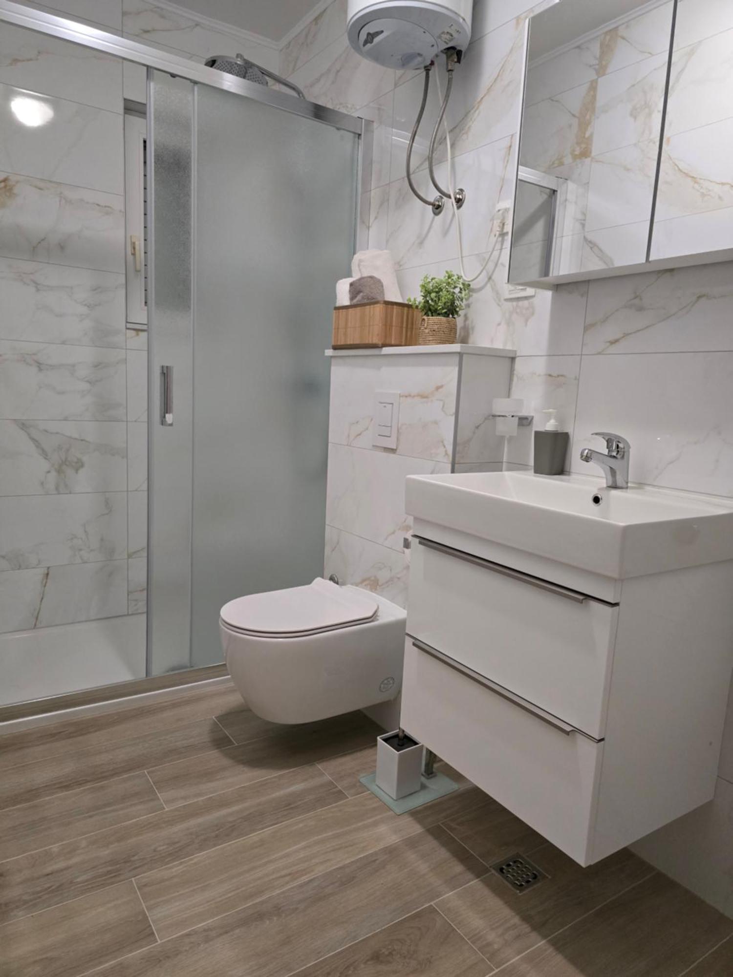 Apartmani Darinka Baška Voda Esterno foto