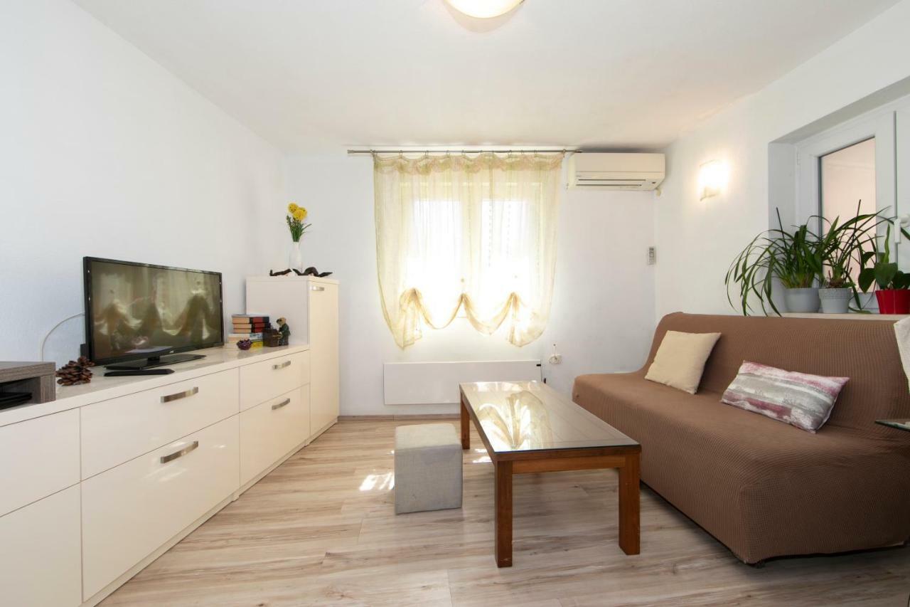 Apartmani Darinka Baška Voda Esterno foto