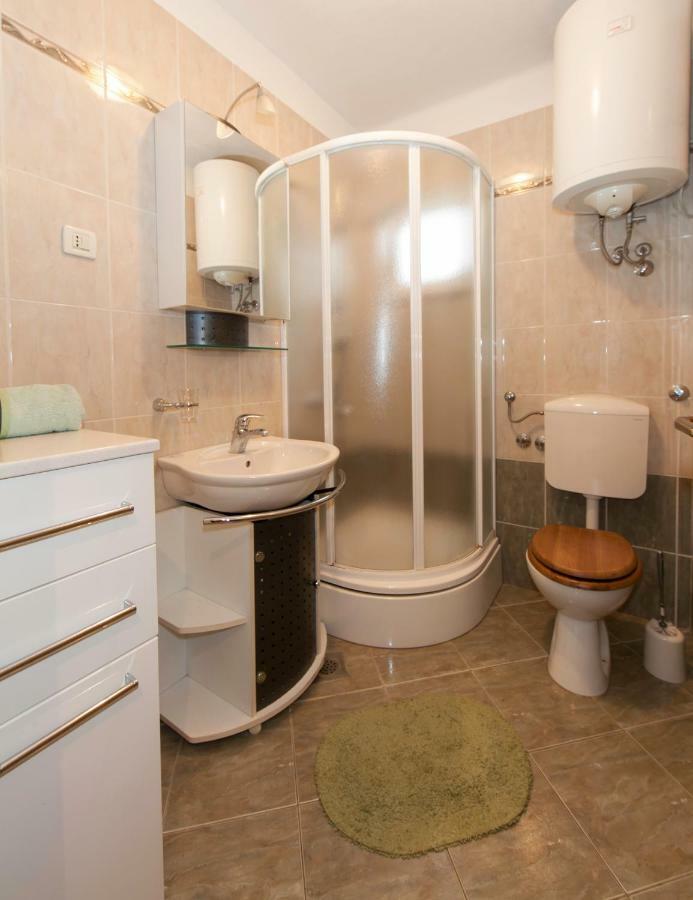 Apartmani Darinka Baška Voda Esterno foto